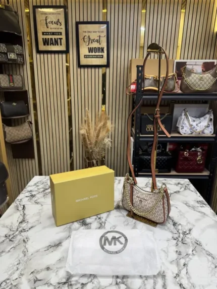 MICHEAL KORS CHARM PREMIUM SHOULDER BAG WITH OG BOX AND DUST BAG (BIEGE BROWN)