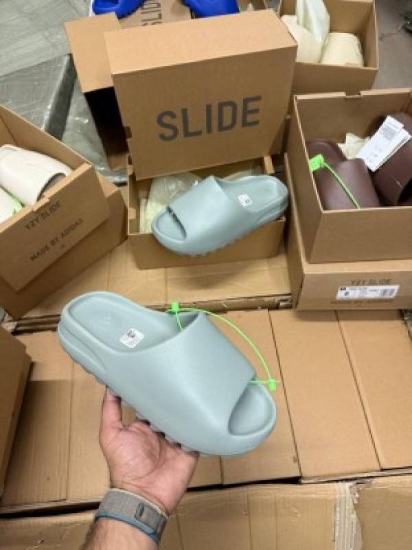 6ace0da9d65180.jpeg Adidaaass Yeezy Slide YZY OG Box ID5480 salt Fixed - Image 1