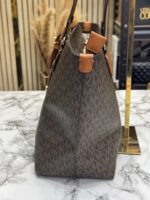 Micheal Kors Jet Set Travel Signature Logo Tote Bag With Dust Bag (Coffee Brown) M11 - Image 3