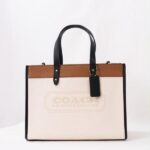 Coatch Field Tote 30 With Original Box Dustcover Tags - Image 4
