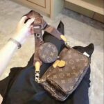 Loius_Vuttion_ pochette sling bag with og box and premium quality with inner brown premium quality 5319 - Image 2